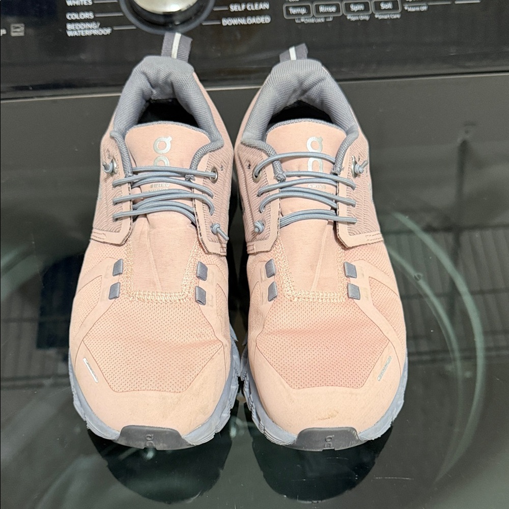 On Cloud Light Pink Shoes